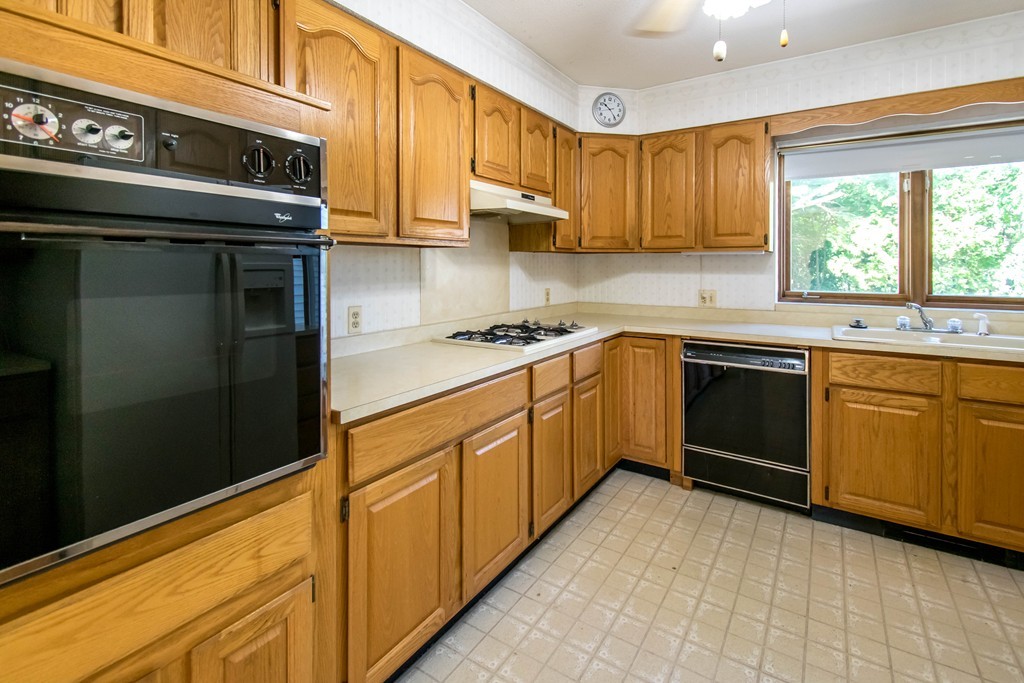 56 Paulding Road Ludlow, MA 01056 - Photo 7 of 30 Gallery Image 7