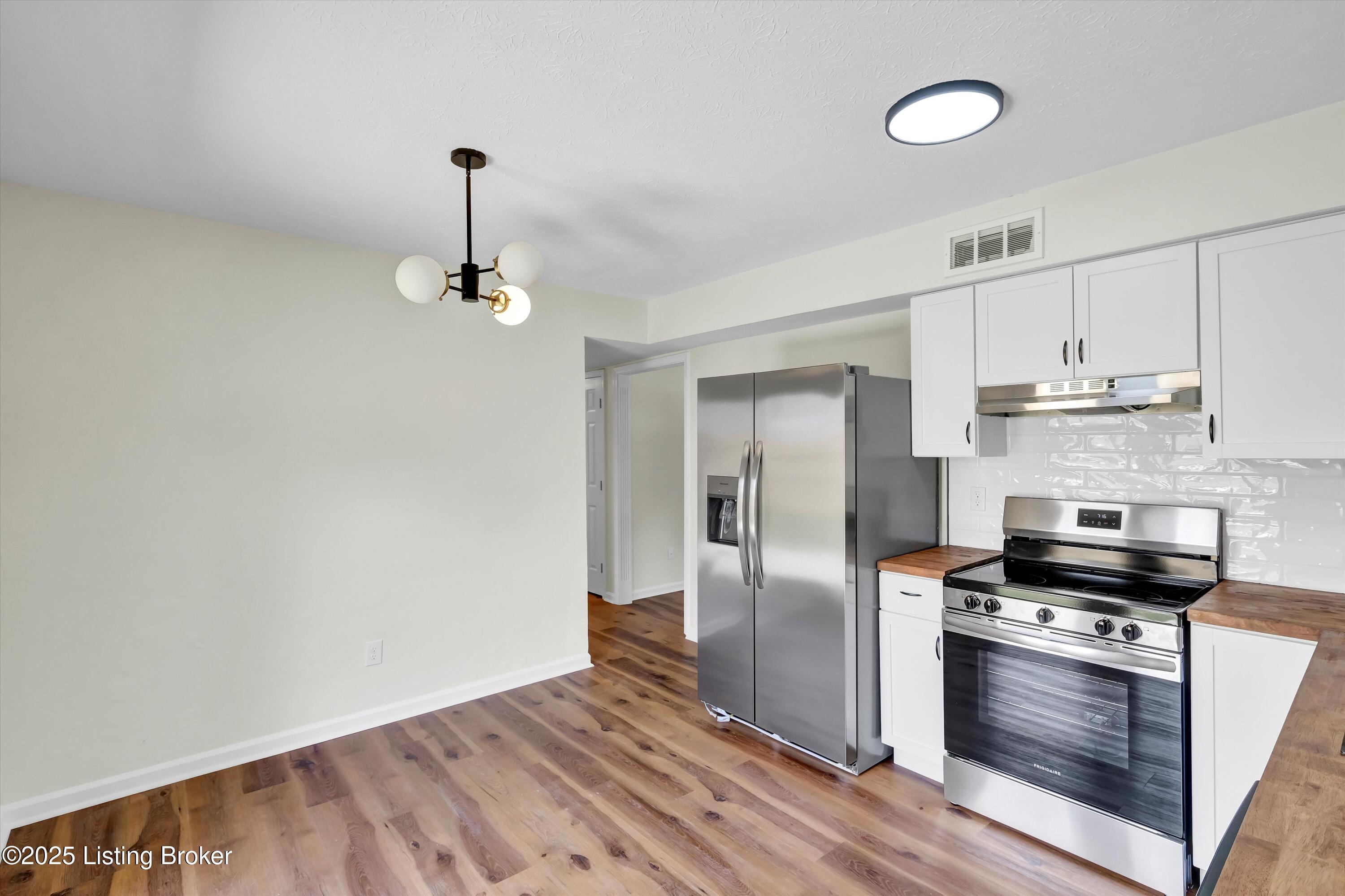 6012 Hurstview Road Louisville, KY 40291 - Photo 13 of 39 12-6012 Hurstview Rd