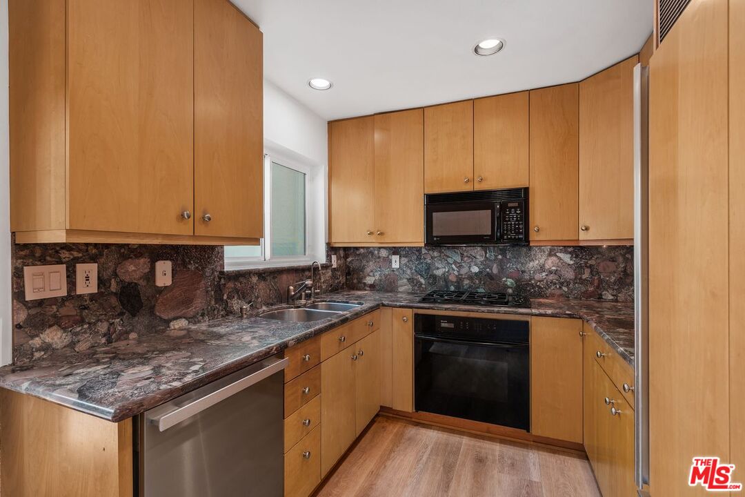 3023 Berkeley Avenue, Unit 8 Los Angeles, CA 90026 - Photo 15 of 38