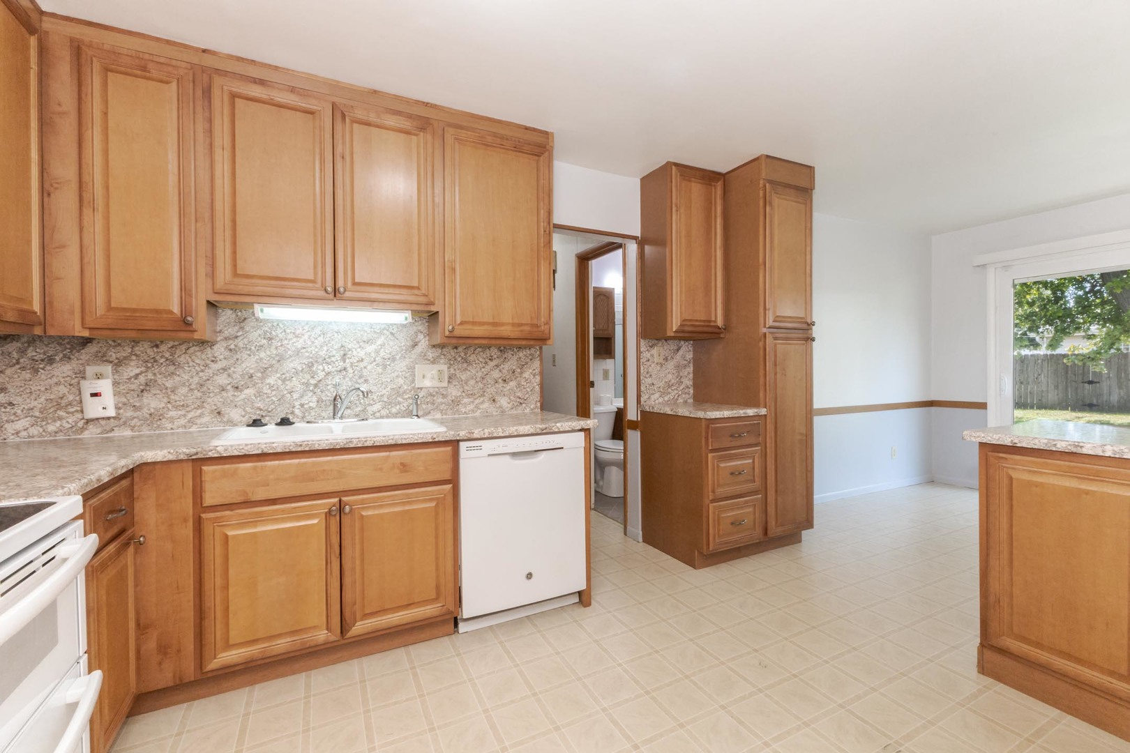 101 Radliff Road Bloomington, IL 61701 - Photo 13 of 37 Gallery Image 13