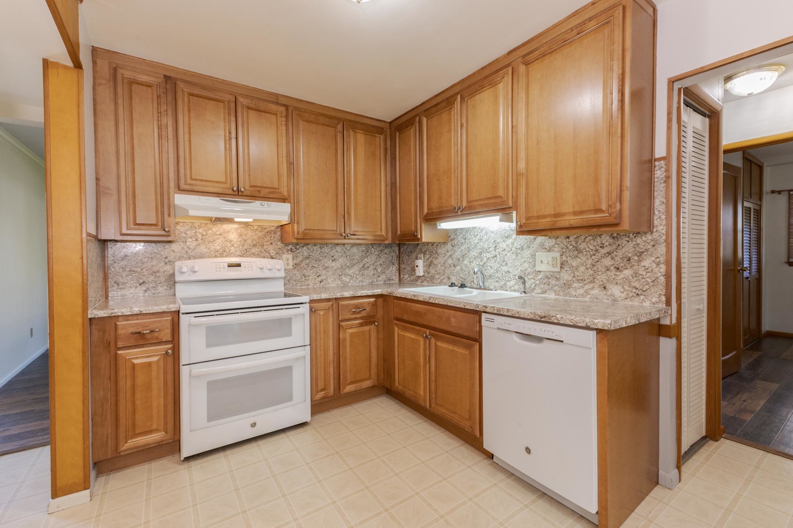101 Radliff Road Bloomington, IL 61701 - Photo 14 of 37 Gallery Image 14