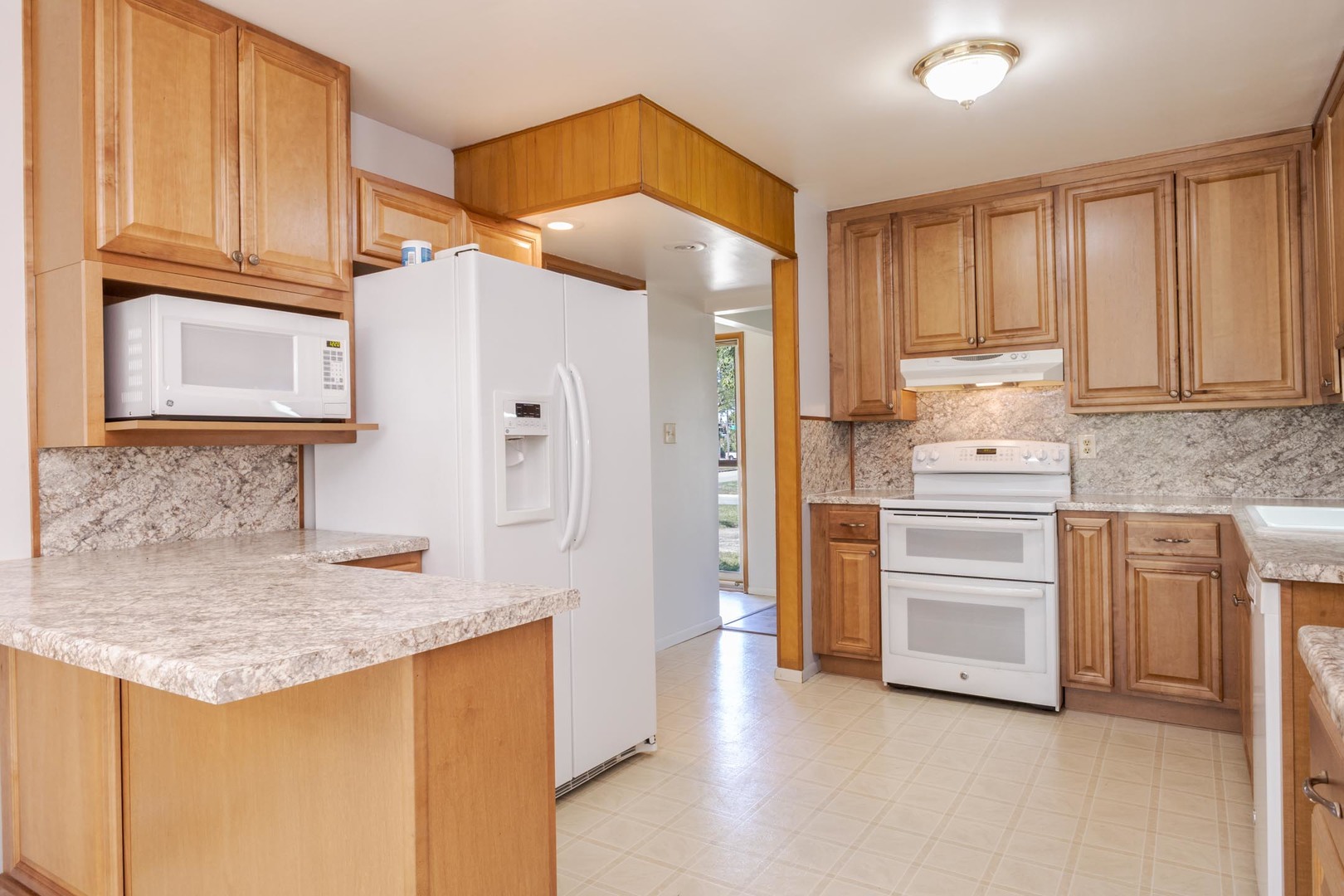 101 Radliff Road Bloomington, IL 61701 - Photo 15 of 37 Gallery Image 15