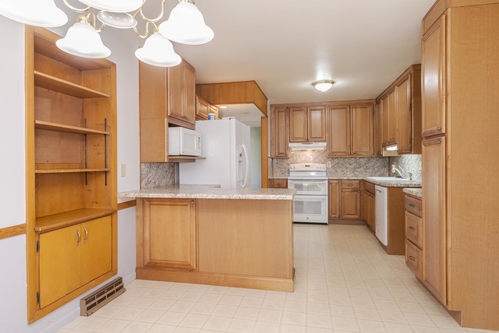 101 Radliff Road Bloomington, IL 61701 - Photo 18 of 37 Gallery Image 18