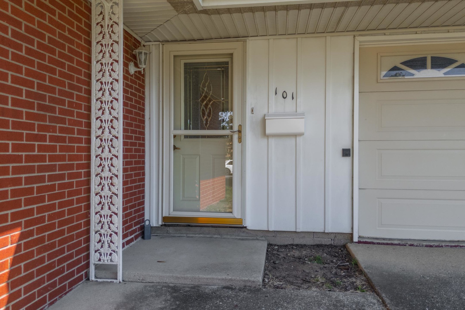 101 Radliff Road Bloomington, IL 61701 - Photo 2 of 37 Gallery Image 2