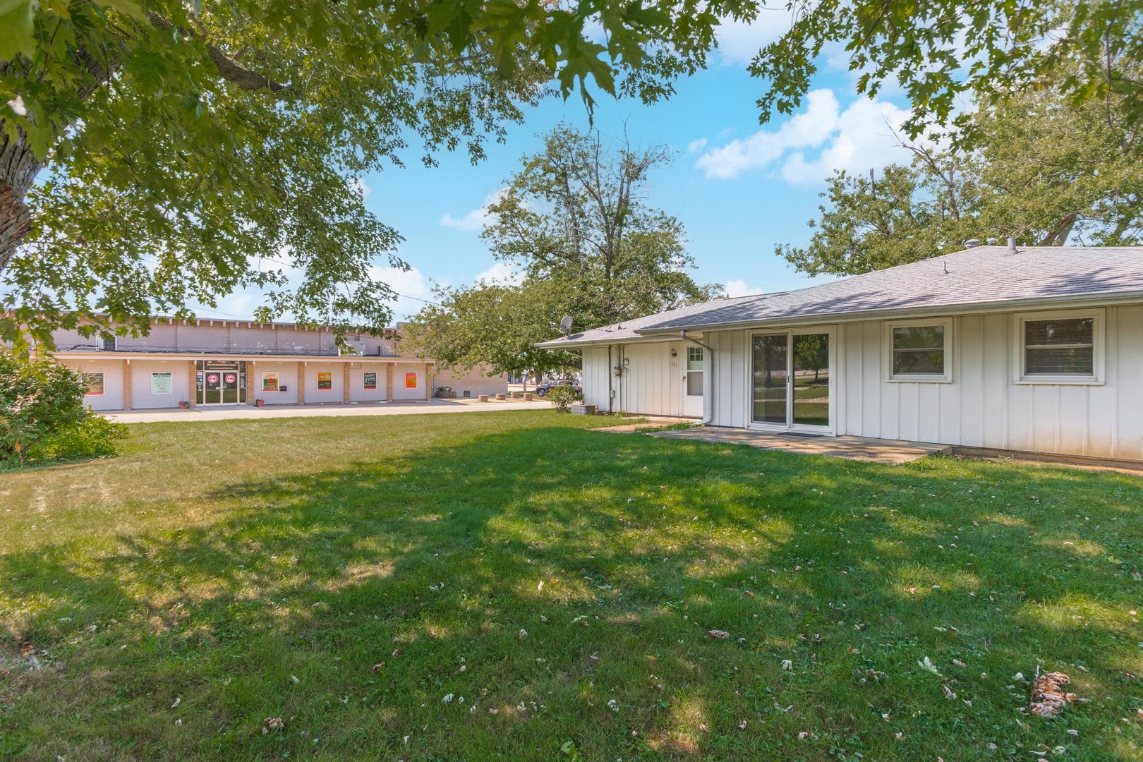 101 Radliff Road Bloomington, IL 61701 - Photo 32 of 37 Gallery Image 32