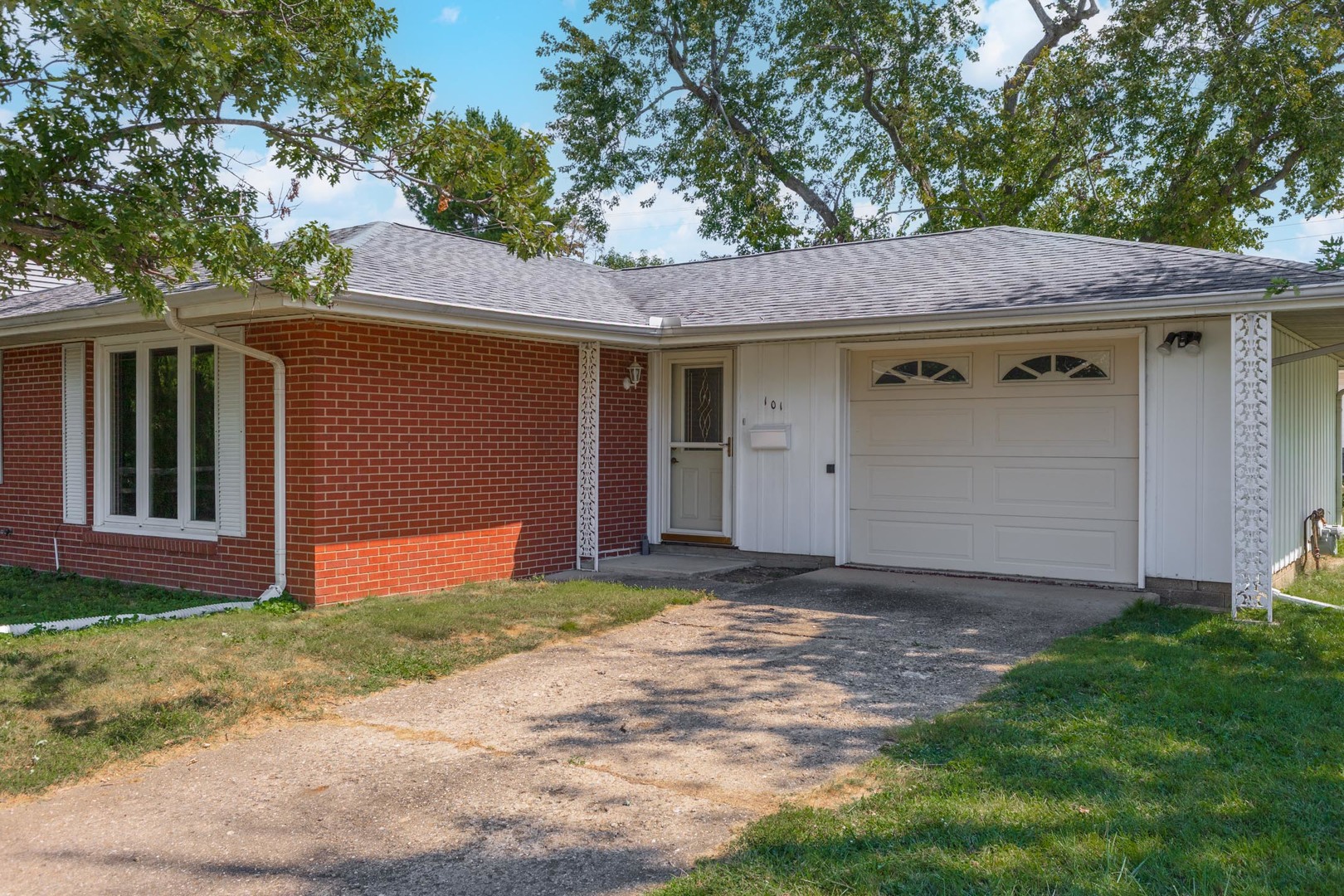 101 Radliff Road Bloomington, IL 61701 - Photo 35 of 37 Gallery Image 35