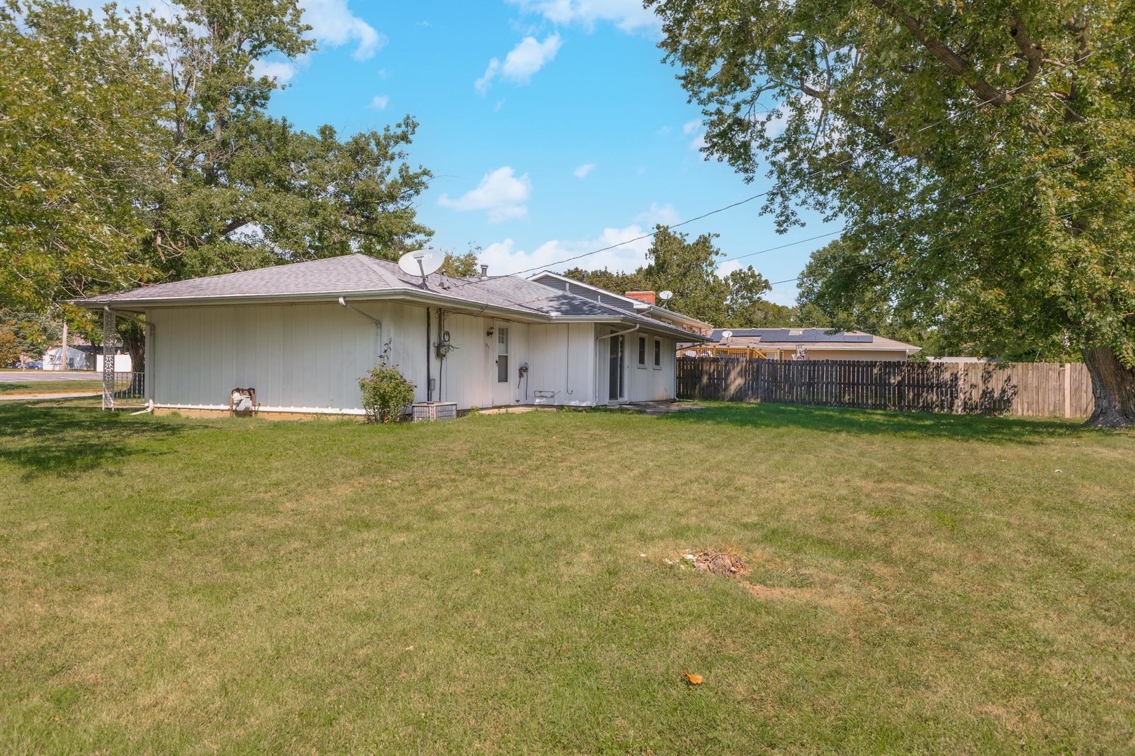 101 Radliff Road Bloomington, IL 61701 - Photo 4 of 37 Gallery Image 4
