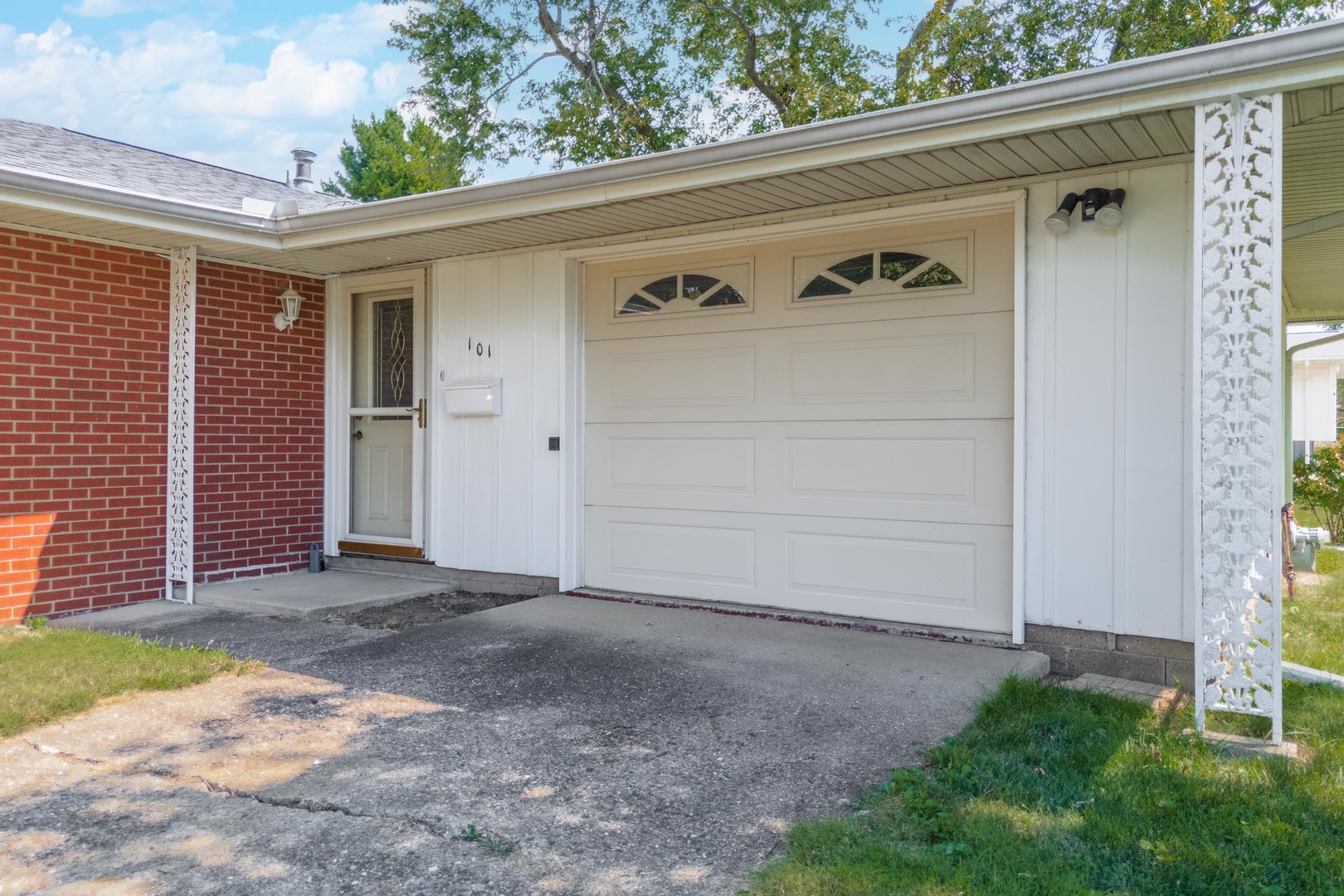 101 Radliff Road Bloomington, IL 61701 - Photo 7 of 37 Gallery Image 7