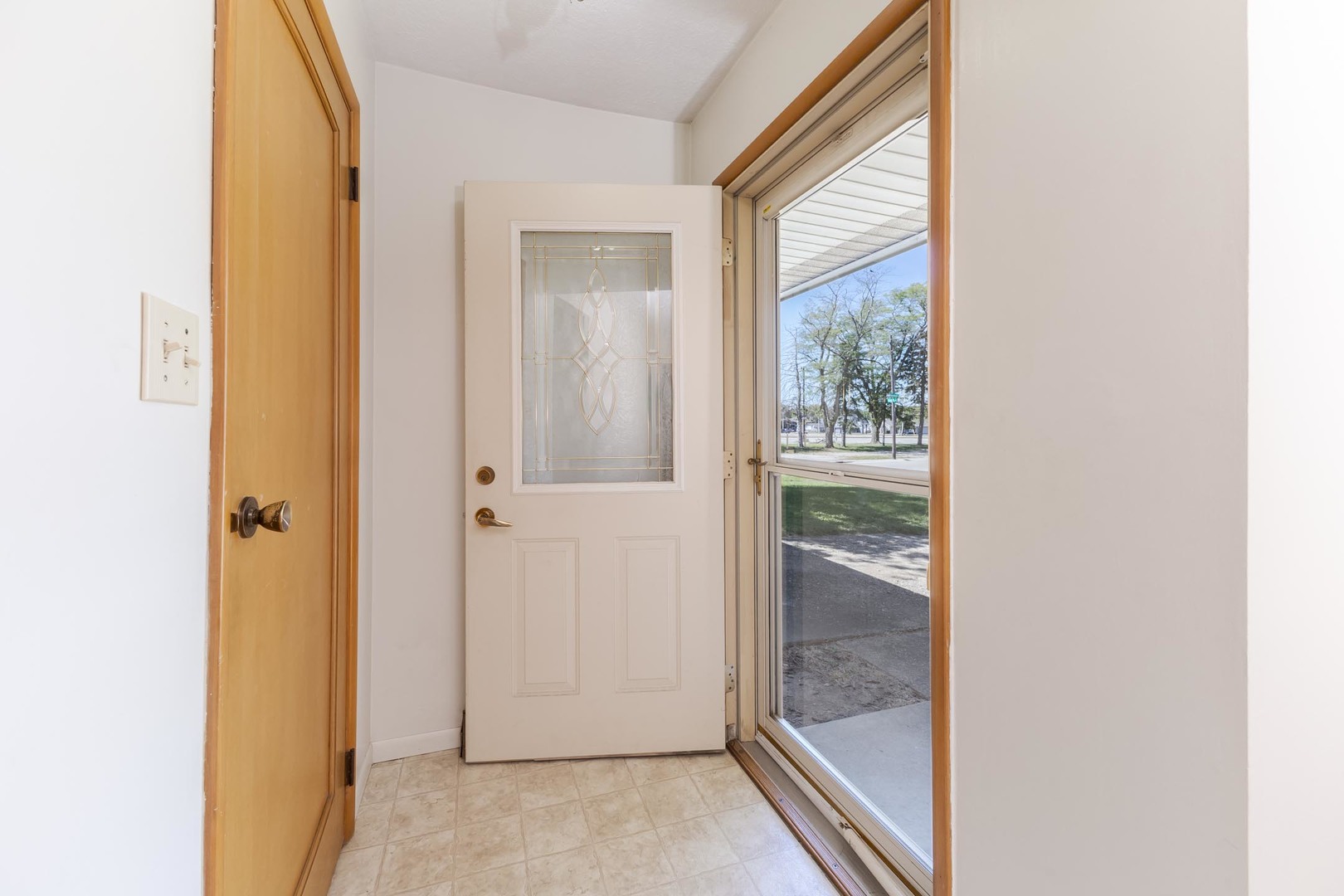 101 Radliff Road Bloomington, IL 61701 - Photo 8 of 37 Gallery Image 8