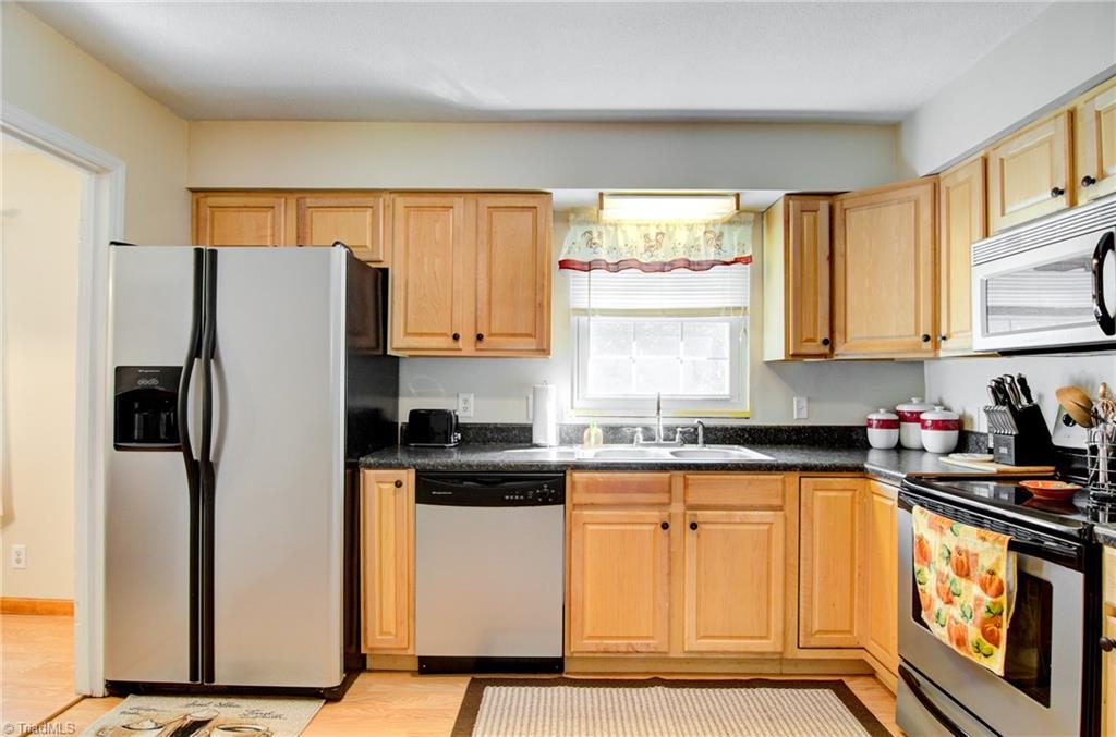 2304 Waynick Street High Point, NC 27265 - Photo 5 of 17 Gallery Image 5