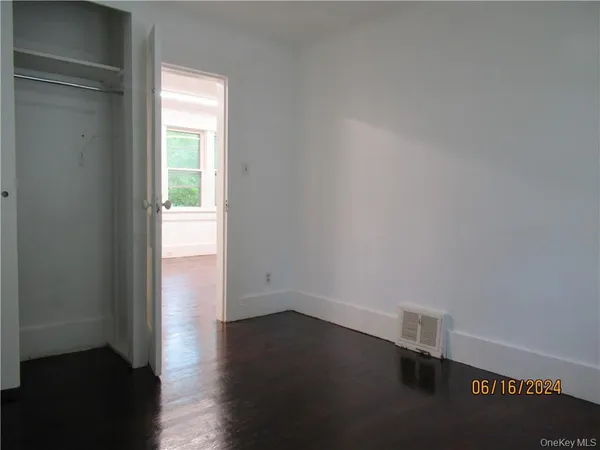$1,950 | 82 North Road, Bloomingburg, NY 12721