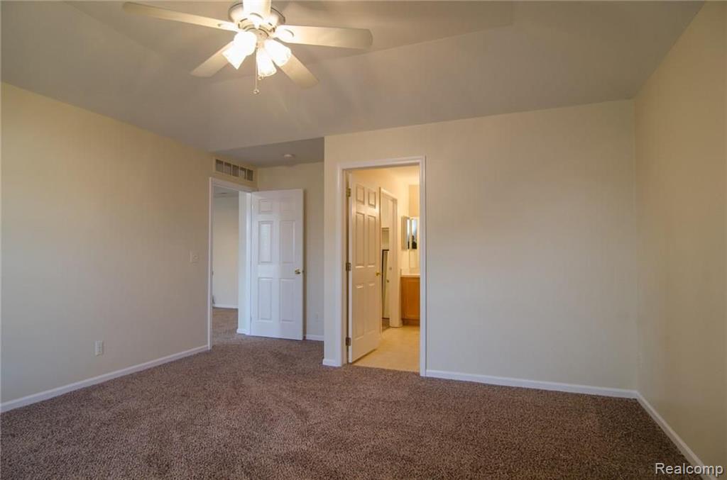 11694 Farmington Road Livonia, MI 48150 - Photo 15 of 21