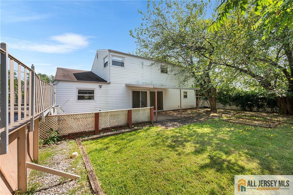 21 Eardley Road Edison, NJ 08817 - Photo 36 of 40 a house view with a backyard space