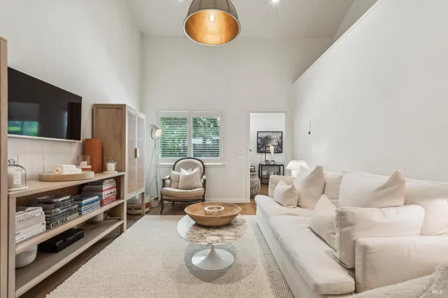 $1,044,000 | 110 Viola Way, Angwin, CA 94508