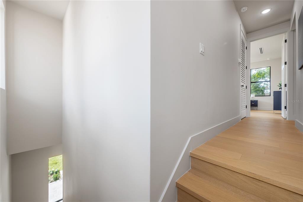 2301 North Ridgewood Avenue Tampa, FL 33602 - Photo 27 of 59