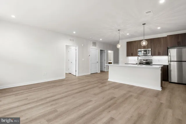 $2,672 | 26 South York Road, Unit 208, Hatboro, PA 19040