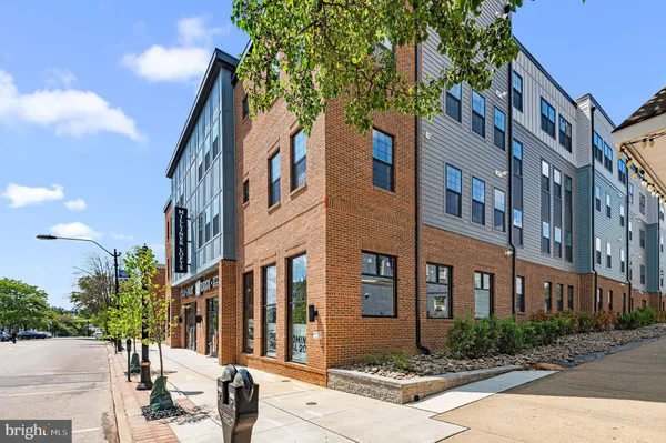 $2,672 | 26 South York Road, Unit 208, Hatboro, PA 19040