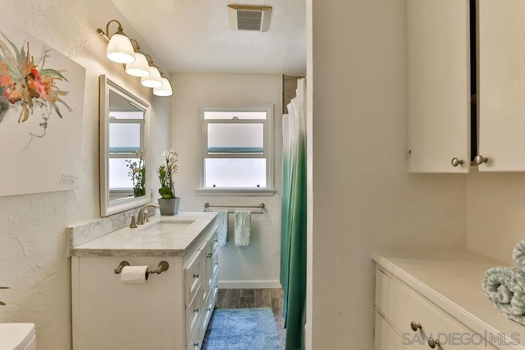 46 East F Street Encinitas, CA 92024 - Photo 13 of 20 Gallery Image 13