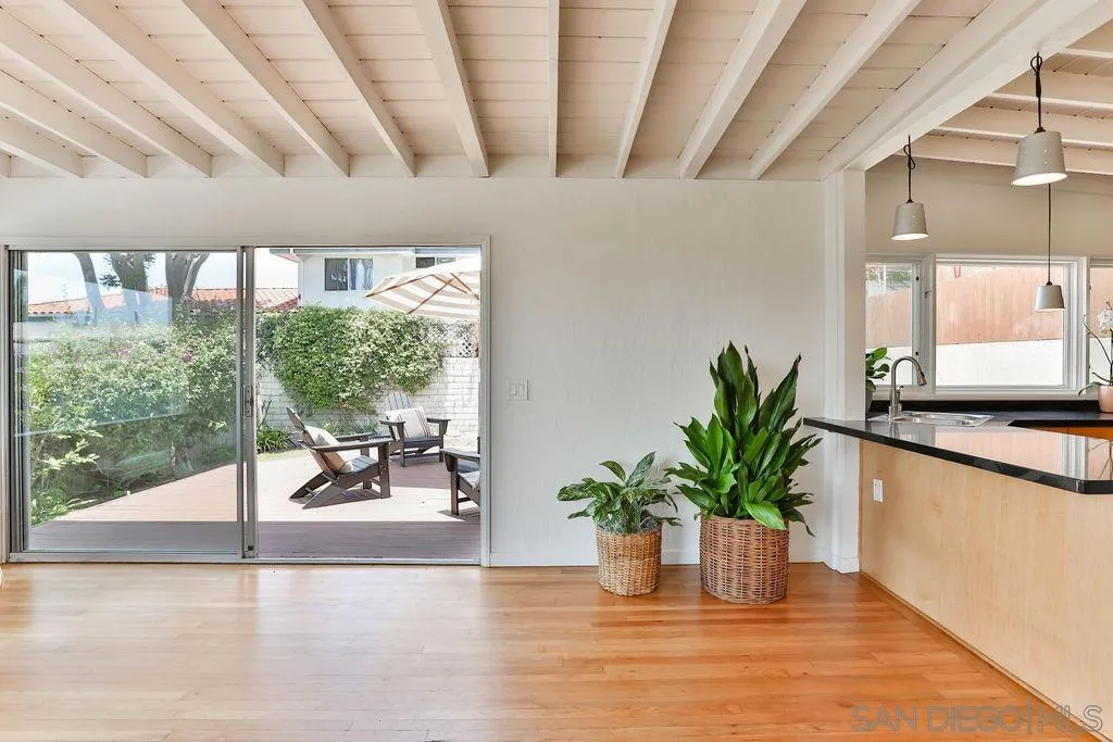 46 East F Street Encinitas, CA 92024 - Photo 3 of 20 Gallery Image 3