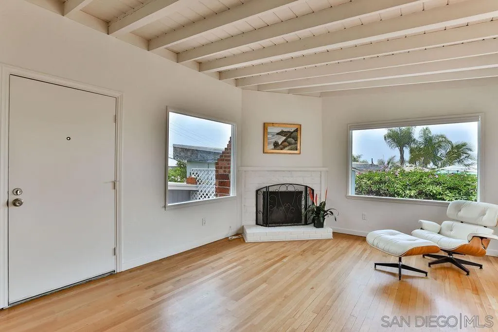 46 East F Street Encinitas, CA 92024 - Photo 5 of 20 Gallery Image 5