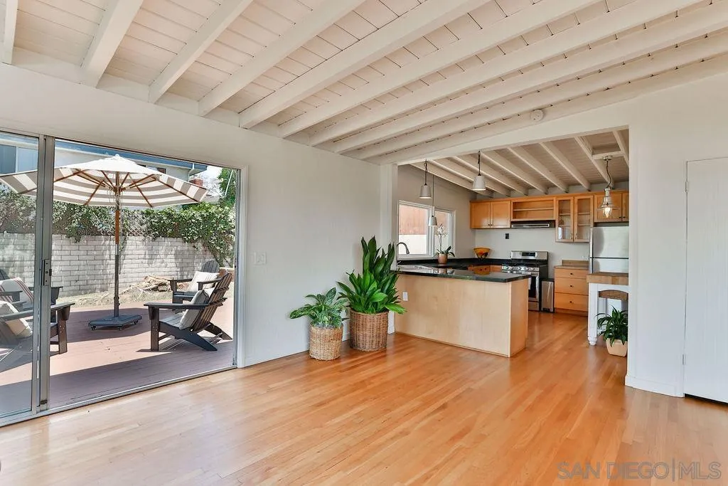 46 East F Street Encinitas, CA 92024 - Photo 7 of 20 Gallery Image 7