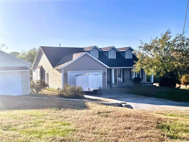 $485,000 | 15110 County Road 633, Adrian, MO 64720