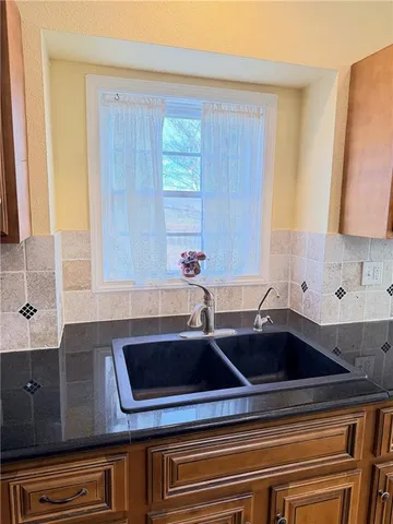 $485,000 | 15110 County Road 633, Adrian, MO 64720