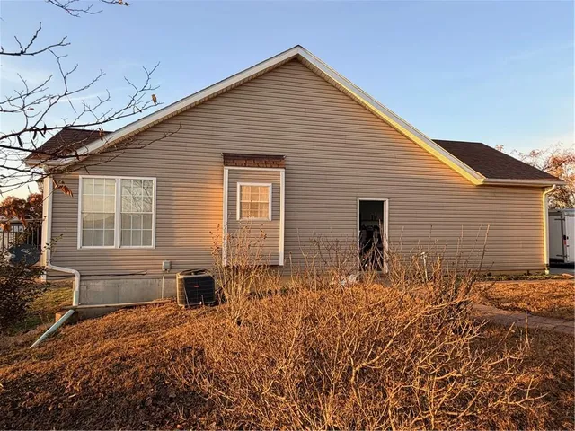 $485,000 | 15110 County Road 633, Adrian, MO 64720