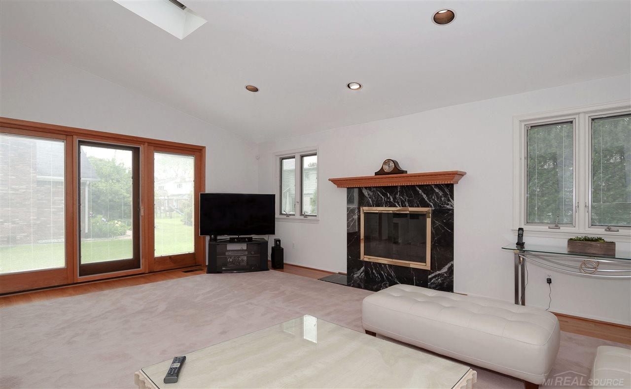 591 Canterbury Road Grosse Pointe, MI 48236 - Photo 17 of 55 31382294-16.JPG
