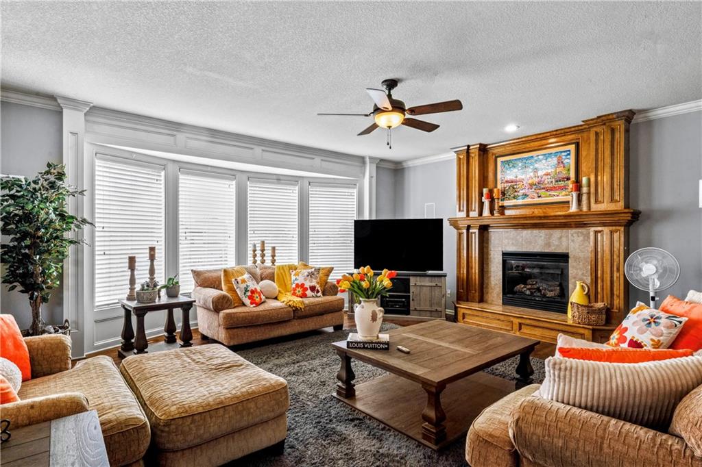 2221 Southwest HawkView Road Lee's Summit, MO 64082 - Photo 12 of 56