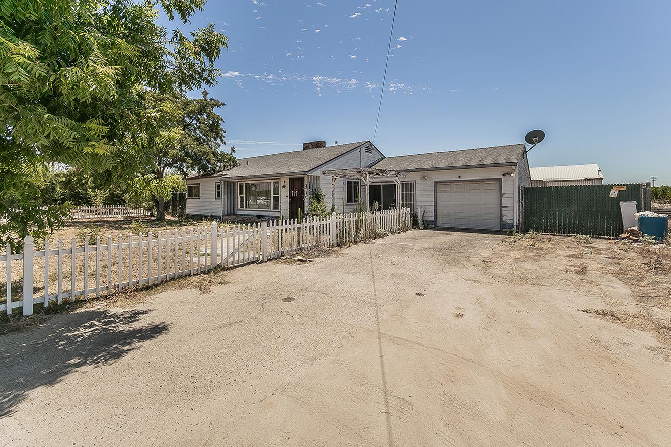 17209 East Floral Avenue Reedley, CA 93654 - Photo 25 of 48