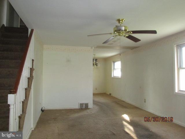 747 Grant Road Folcroft, PA 19032 - Photo 4 of 8 Living Room
