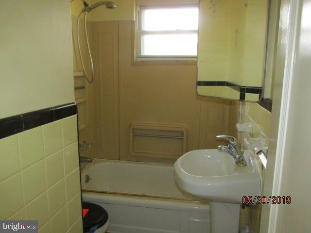 747 Grant Road Folcroft, PA 19032 - Photo 7 of 8 Bathroom