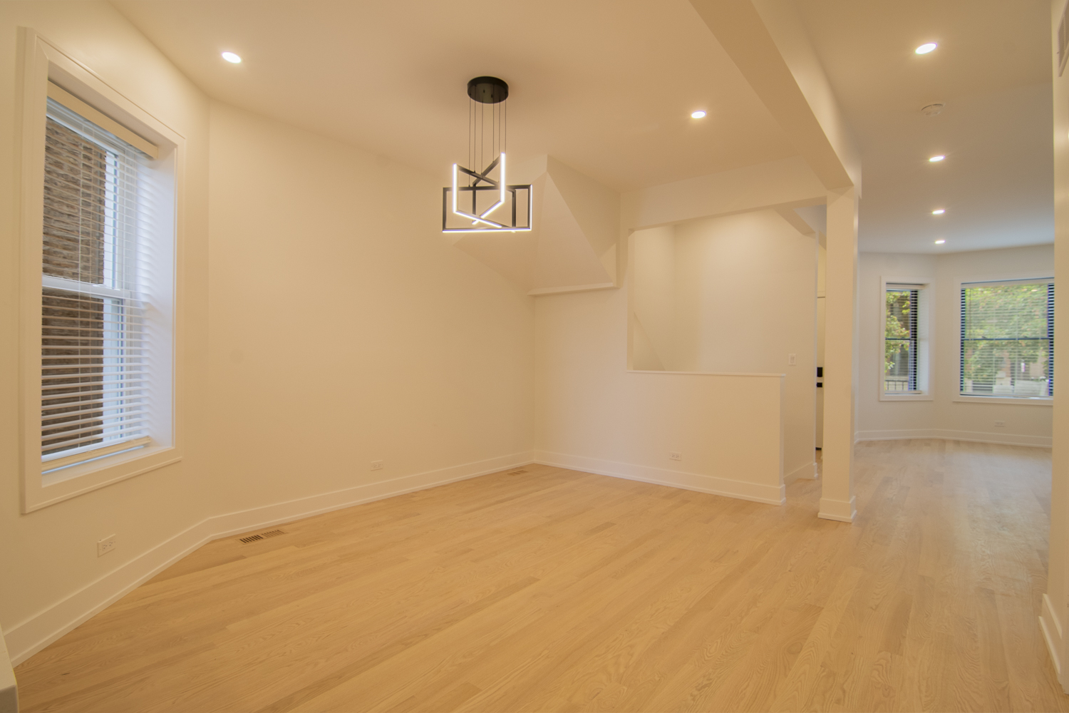 3720 North Racine Avenue, Unit 1 Chicago, IL 60613 - Photo 3 of 19