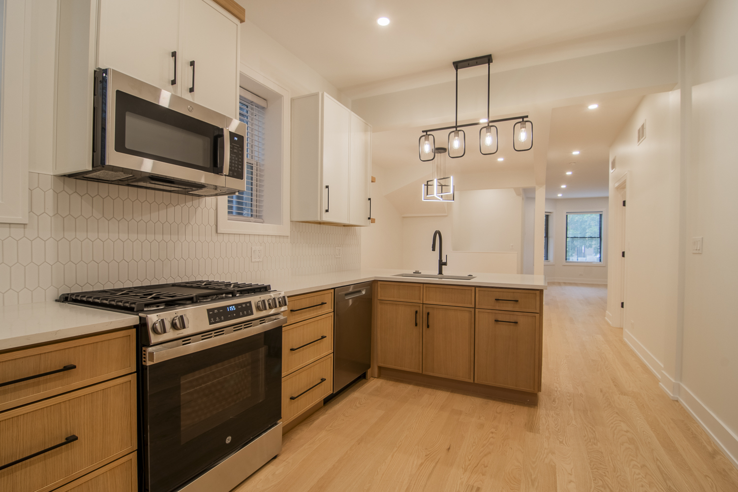 3720 North Racine Avenue, Unit 1 Chicago, IL 60613 - Photo 5 of 19