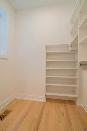 $5,500 | 3720 North Racine Avenue, Unit 1, Chicago, IL 60613