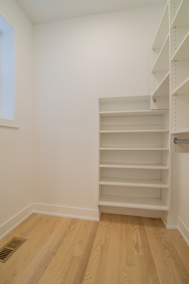 3720 North Racine Avenue, Unit 1 Chicago, IL 60613 - Photo 10 of 19