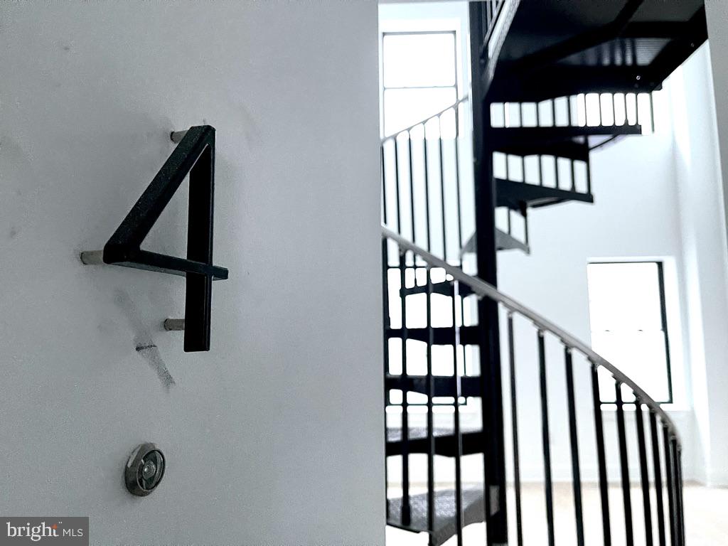 136 Chestnut Street, Unit 4 Philadelphia, PA 19106 - Photo 5 of 5 Unit 4