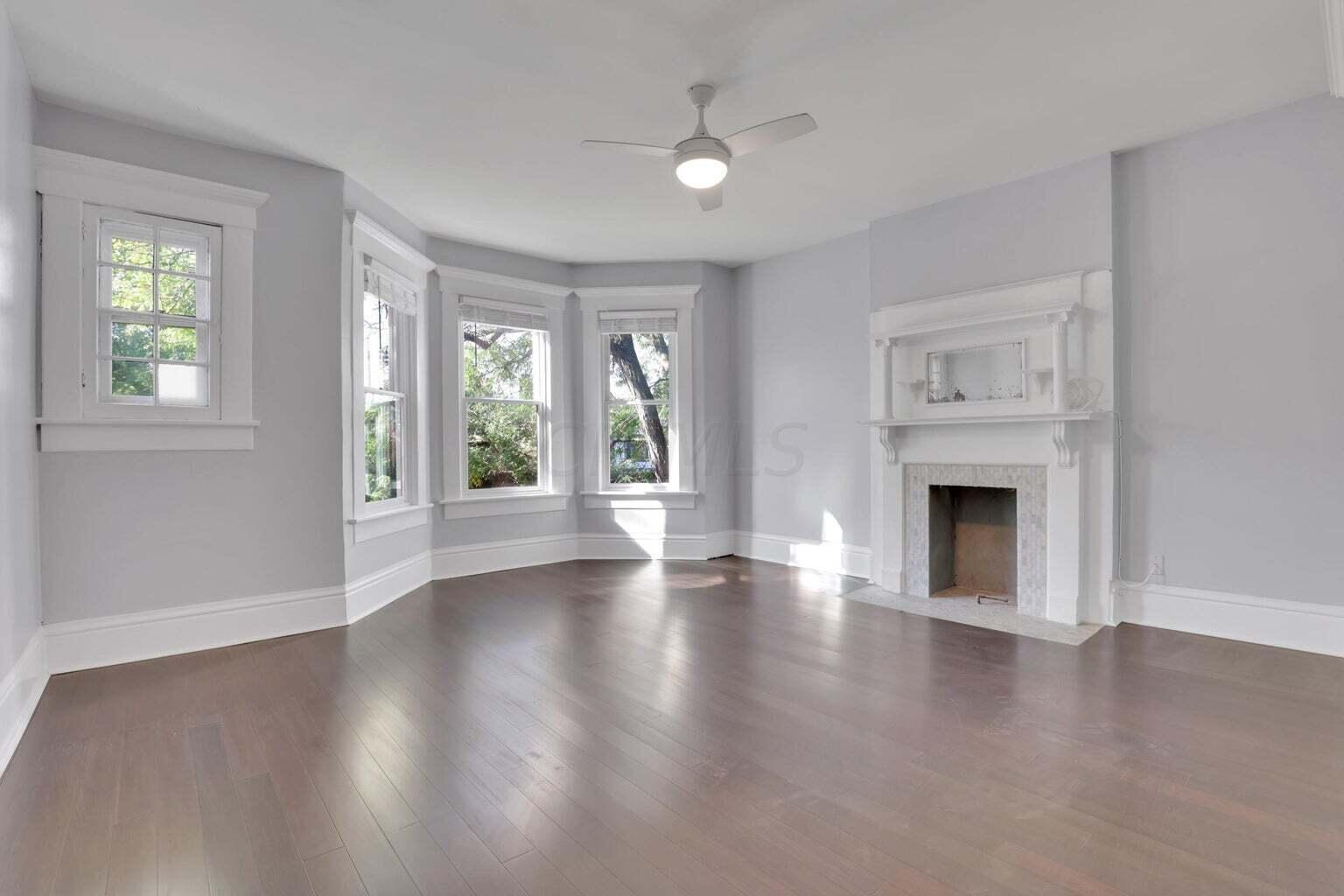 1126 Bryden Road, Unit 28 Columbus, OH 43205 - Photo 11 of 12 1126brydenlivingroom