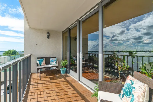 $2,800 | 5600 North Flagler Drive, Unit 409, West Palm Beach, FL 33407