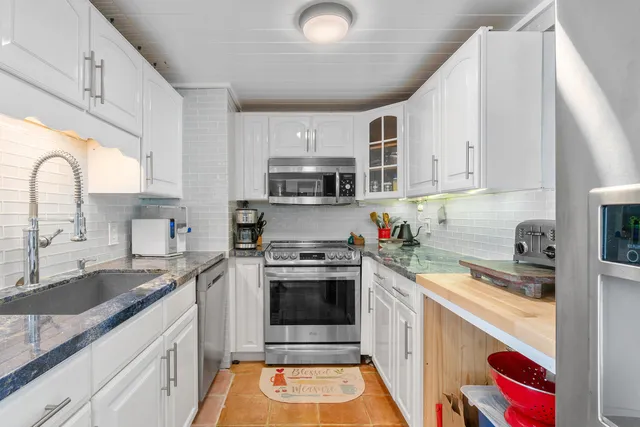 $2,800 | 5600 North Flagler Drive, Unit 409, West Palm Beach, FL 33407