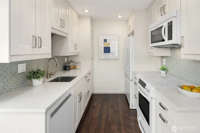 $714,000 | 500 Aloha Street, Unit E307, Seattle, WA 98109