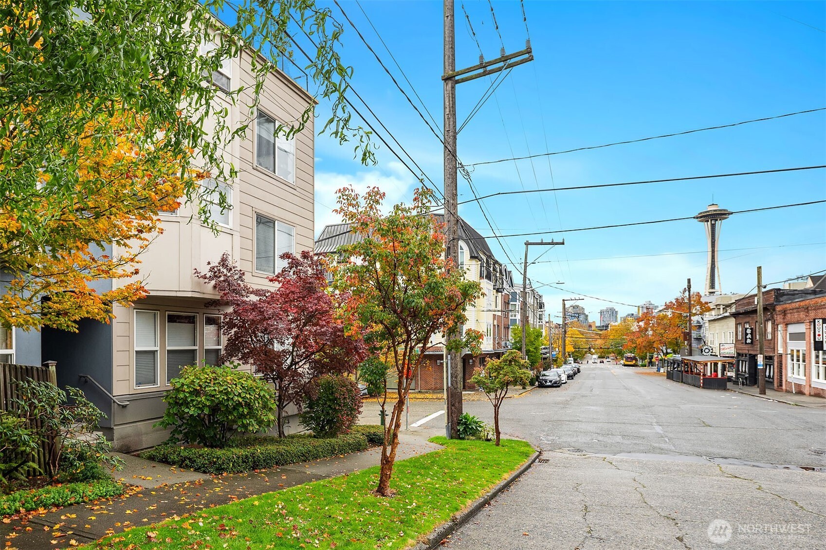 500 Aloha Street, Unit E307 Seattle, WA 98109 - Photo 26 of 28 a view of road and sign board