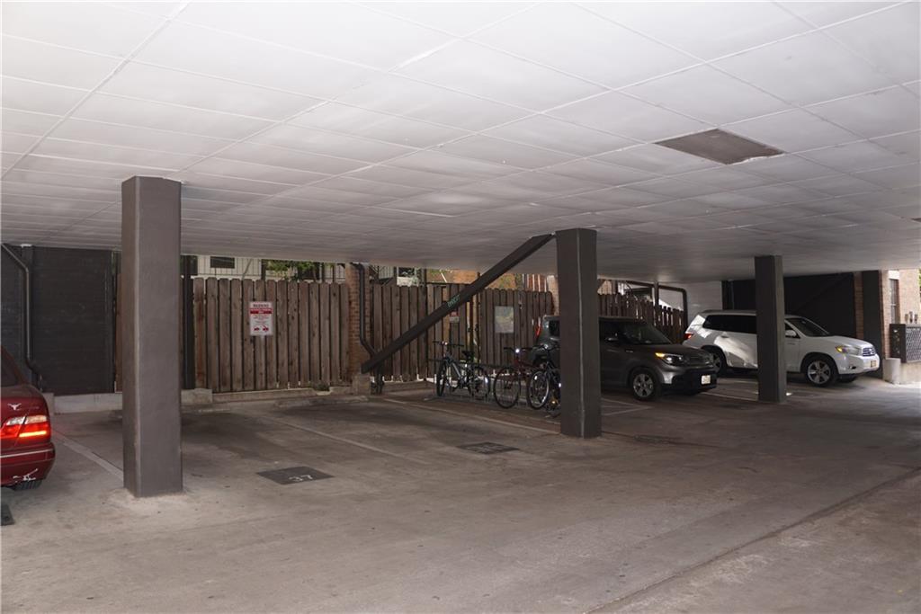 203 East 31st Street, Unit 103 Austin, TX 78705 - Photo 32 of 32 a view of parking area