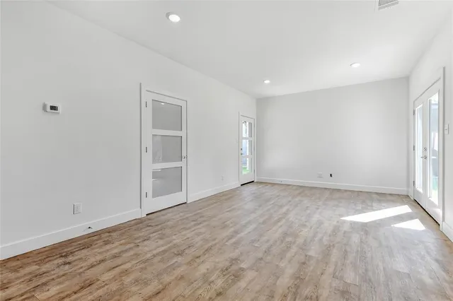 $1,690 | 3060 West Crawford Street, Unit 501, Denison, TX 75020