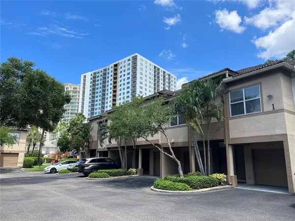 $3,100 | 805 Normandy Trace Road, Tampa, FL 33602