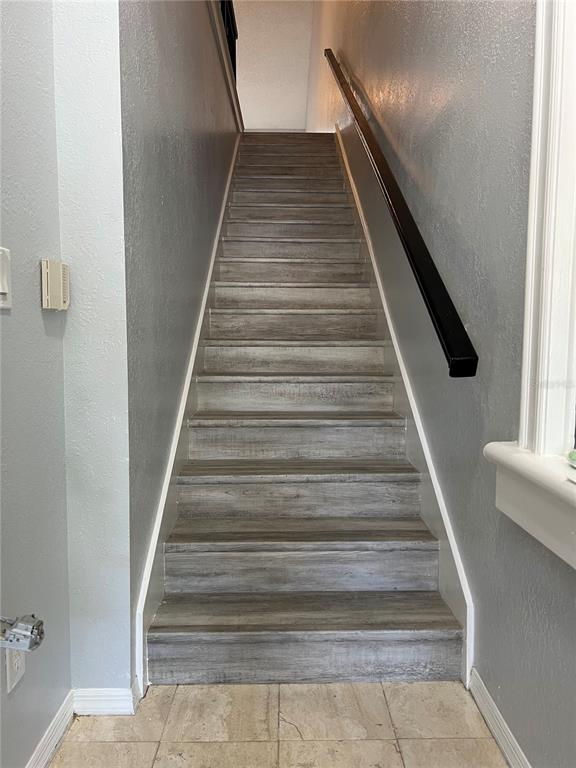 805 Normandy Trace Road Tampa, FL 33602 - Photo 11 of 41