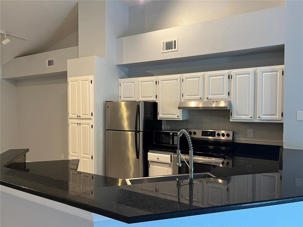 805 Normandy Trace Road Tampa, FL 33602 - Photo 17 of 41