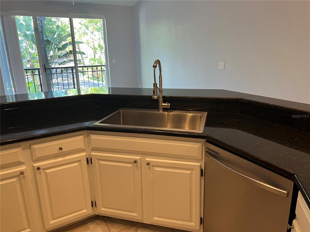 805 Normandy Trace Road Tampa, FL 33602 - Photo 18 of 41