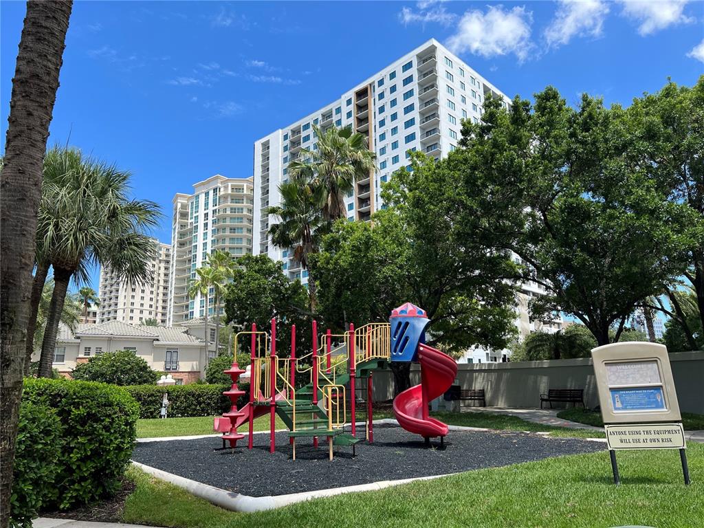 805 Normandy Trace Road Tampa, FL 33602 - Photo 2 of 41